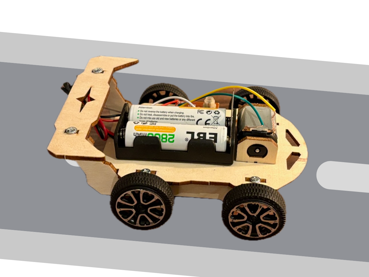 Voiture Télécommandée en Bois à Assembler – Jeu de Construction DIY– Activité Parent-Enfant 🚗🎨